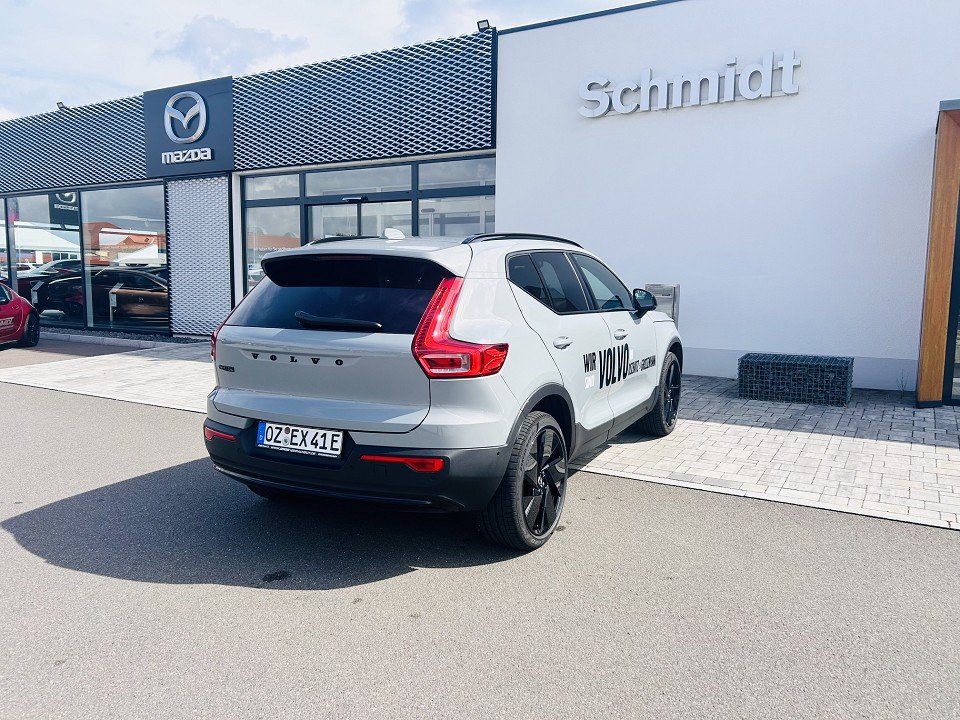 Volvo EX40 Plus Twin Motor AWD Black Edition 300 kW Twin Motor AWD Plus Black Edition