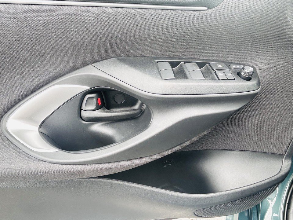 Mazda 2 Hybrid 1.5L Hybrid VVT-i 116